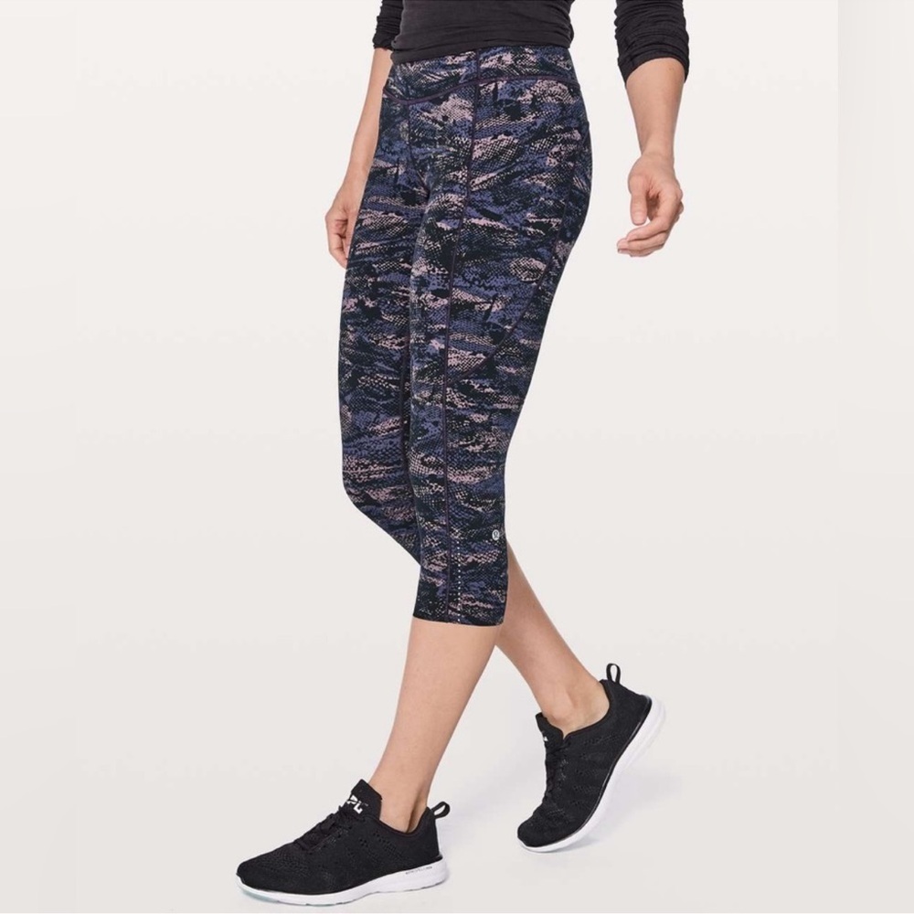 Lululemon Fast & Free Crop II Nulux 19" Rip Wave Purple Thunder Black, size 4